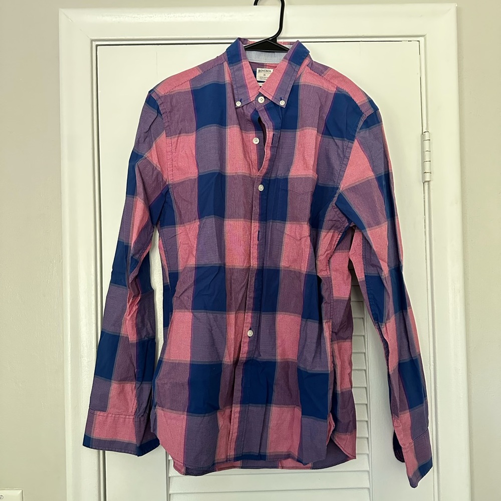 Bonobos men’s casual slim fit button down size medium.